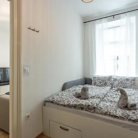 Old Town Sixteen Apartman